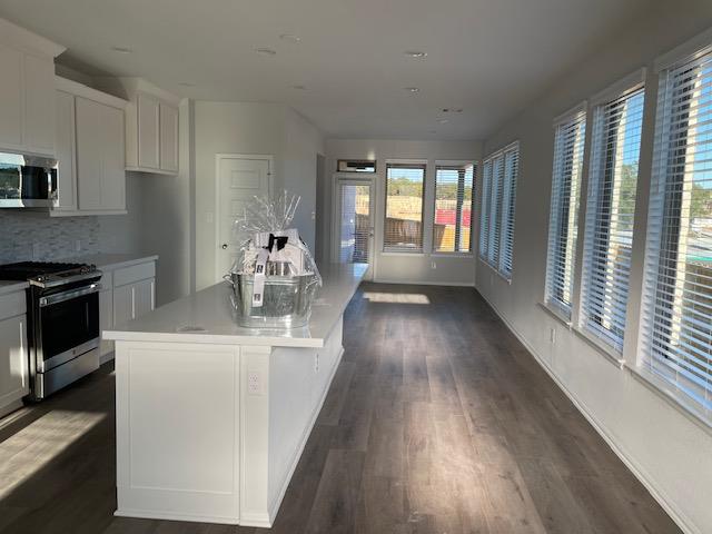 832 Azul Lagoon Dr # 7, Leander, TX 78641