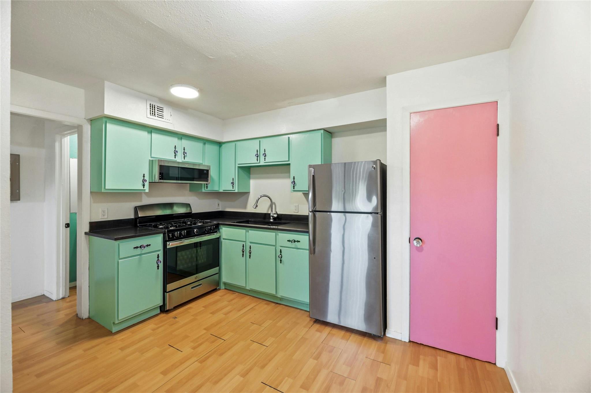 2201 mission hill Cir, Austin, TX 78741