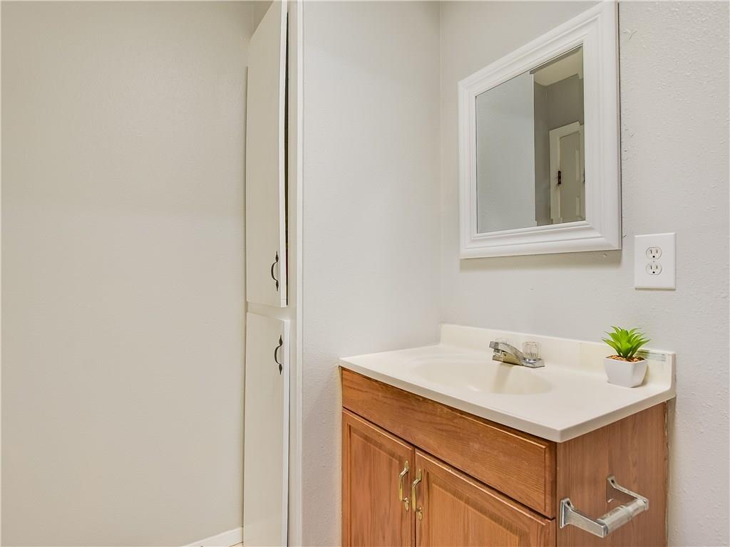 2201 mission hill Cir, Austin, TX 78741