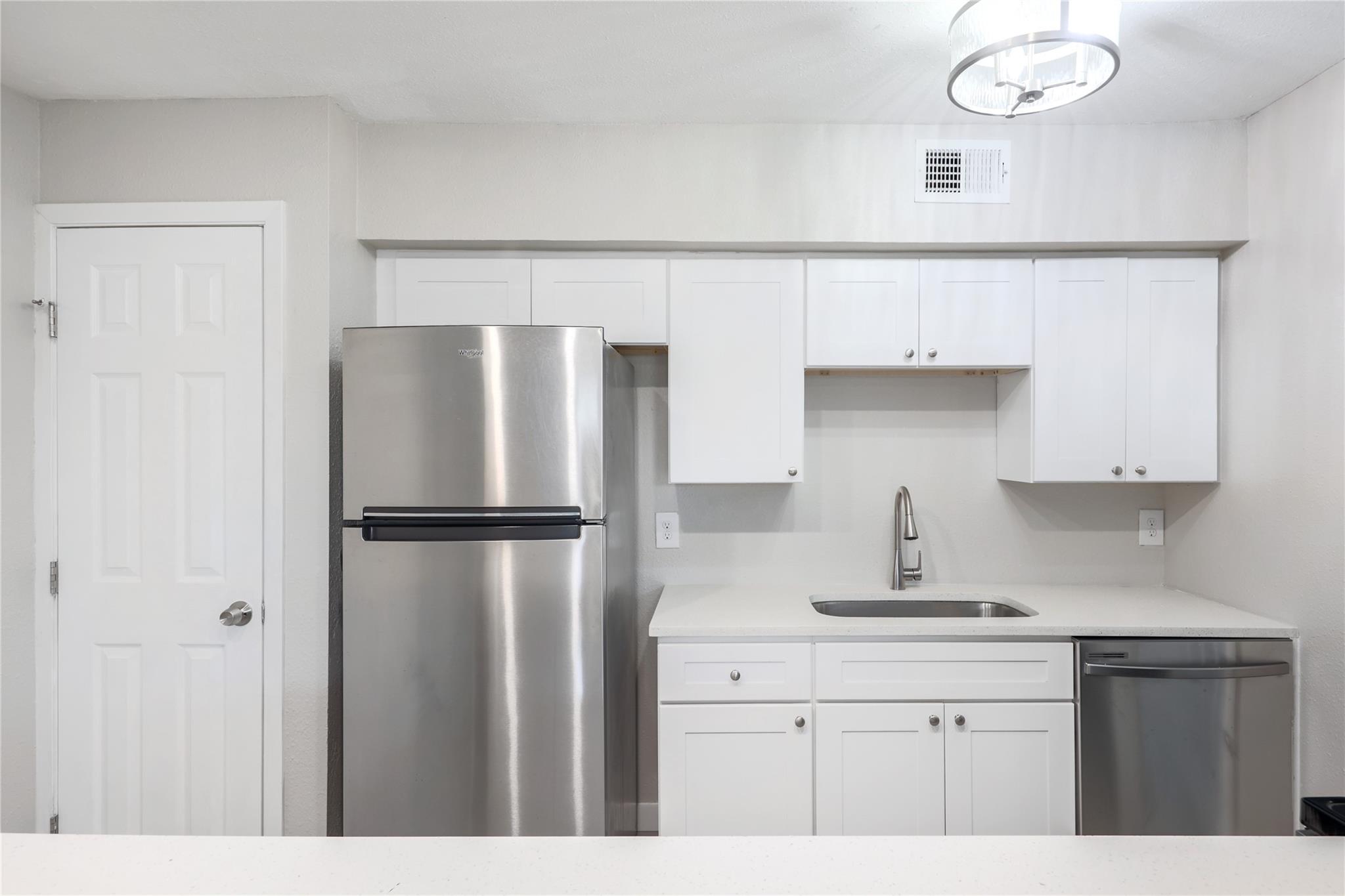 2201 mission hill Cir, Austin, TX 78741