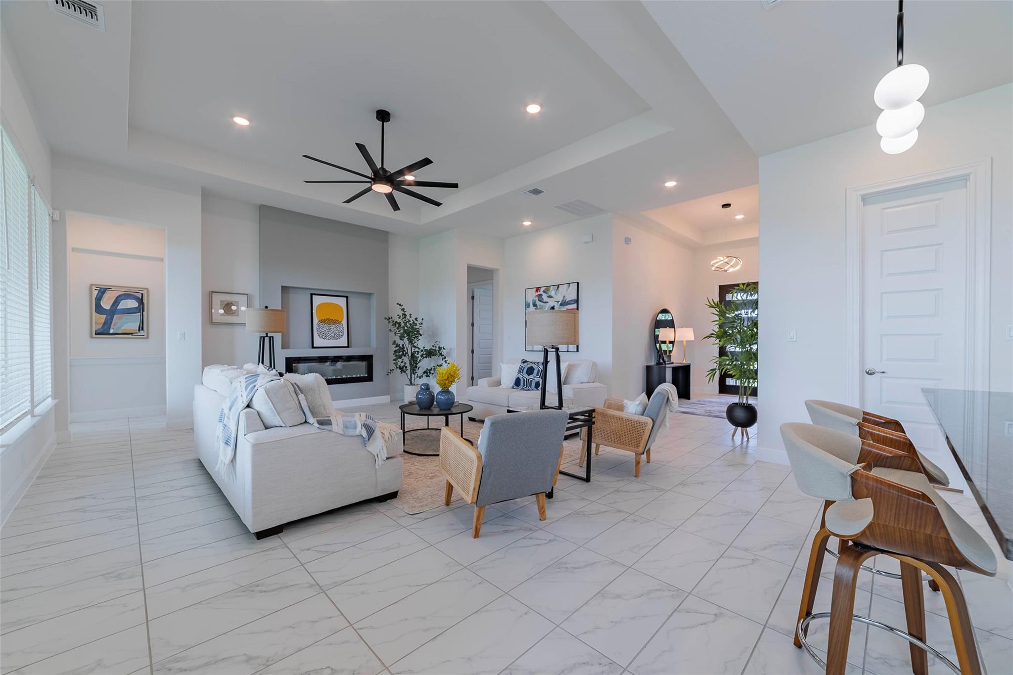 101 Woodstock Cir, Spicewood, TX 78669