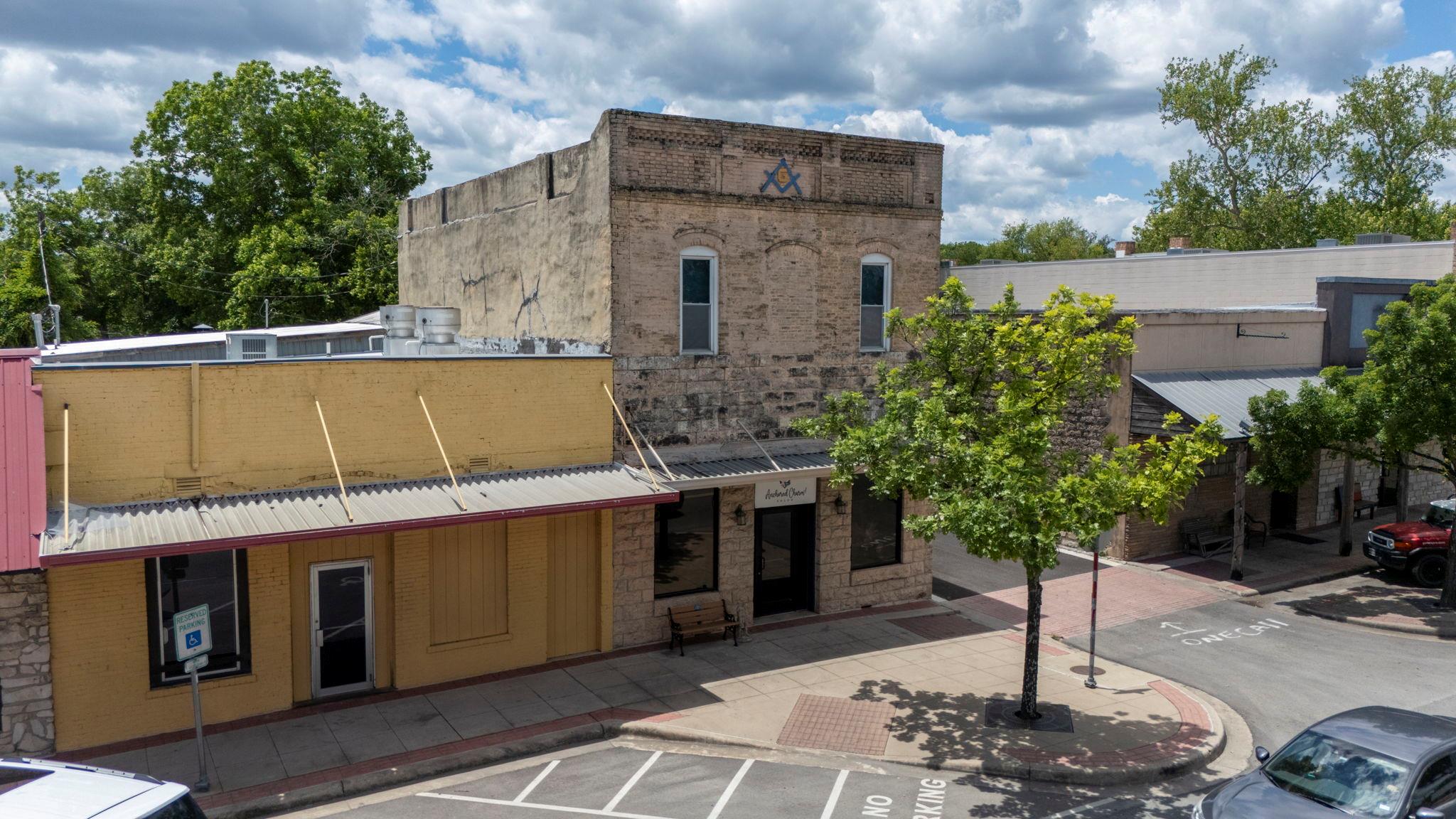 107 W Center St, Kyle, TX 78640