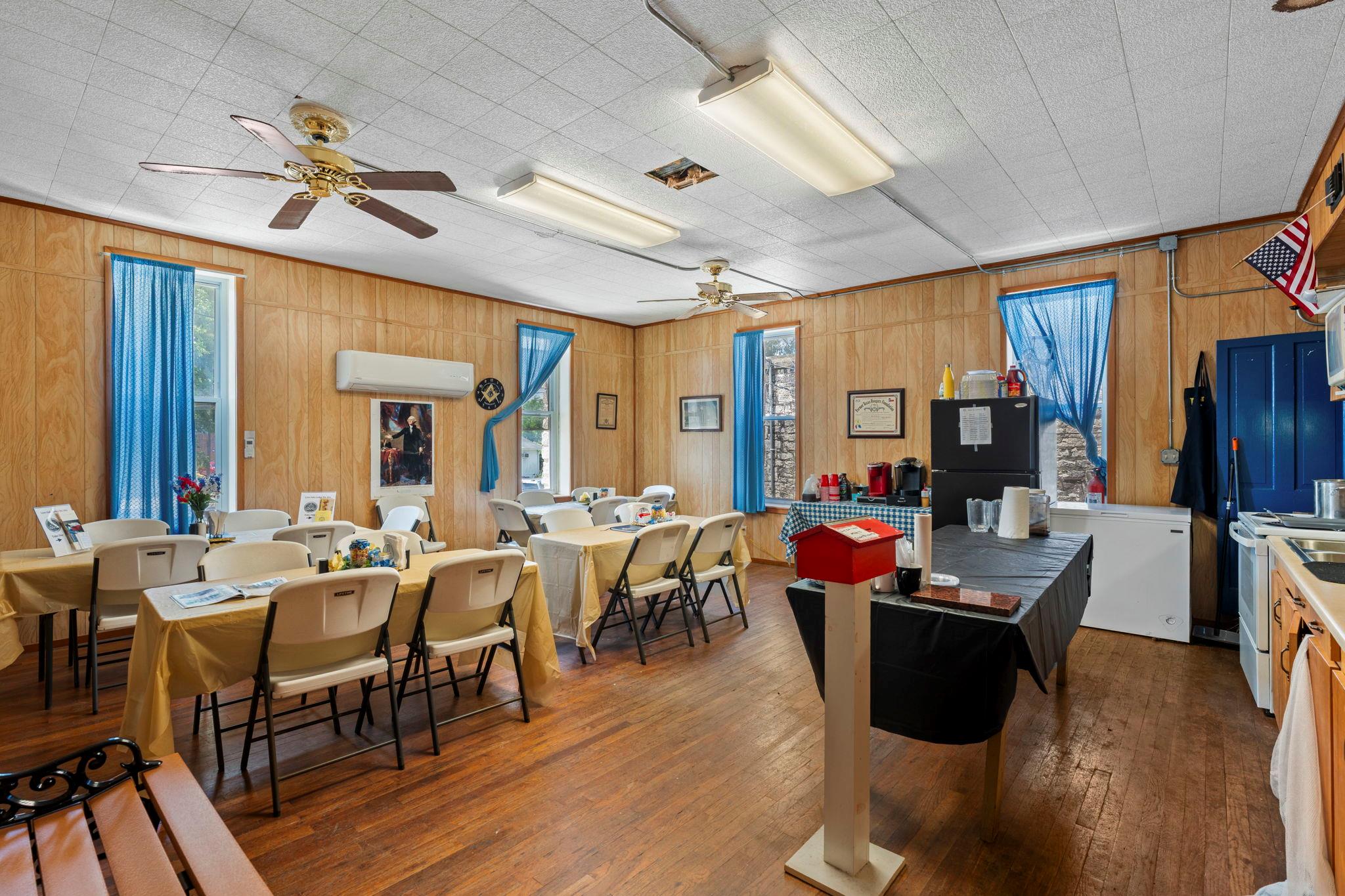 107 W Center St, Kyle, TX 78640