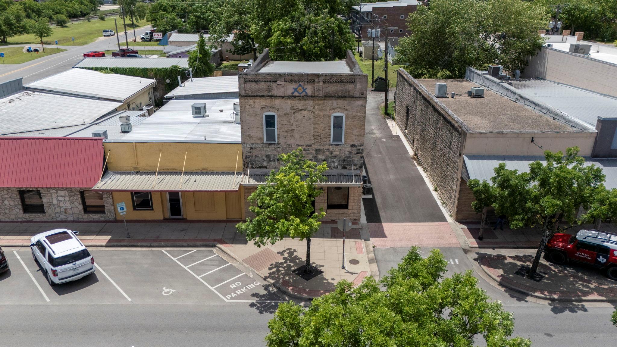 107 W Center St, Kyle, TX 78640
