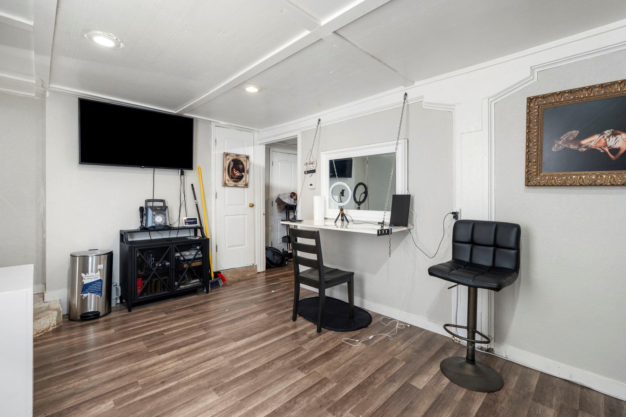 107 W Center St, Kyle, TX 78640