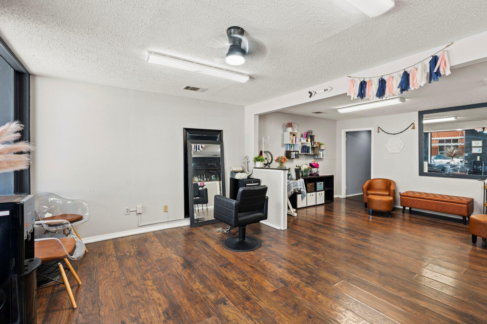 107 W Center St, Kyle, TX 78640