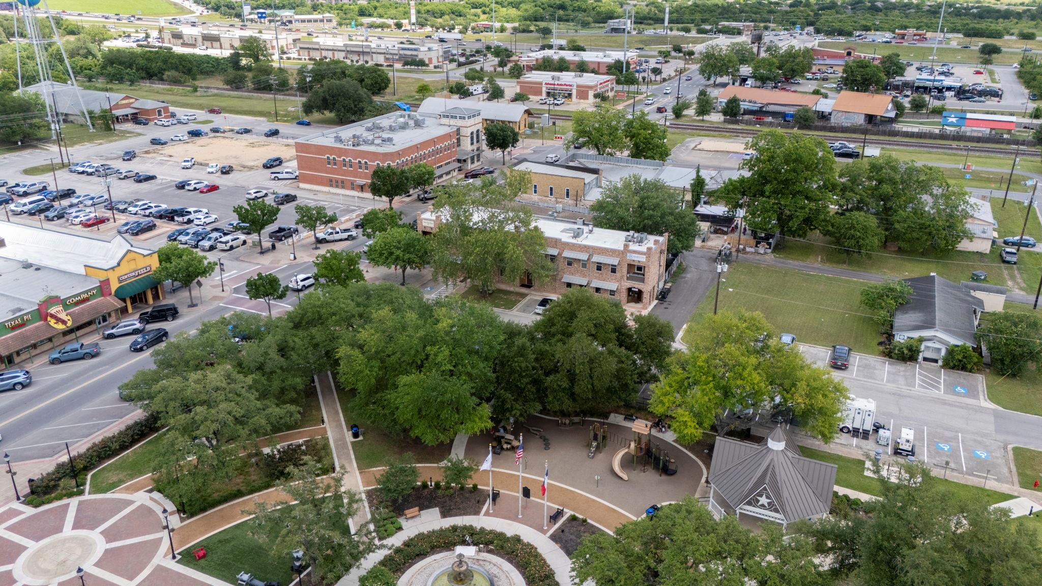 107 W Center St, Kyle, TX 78640