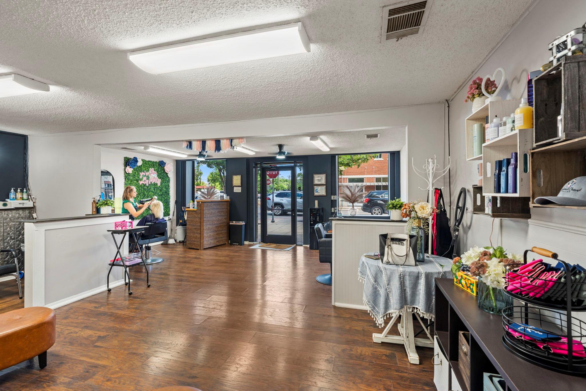 107 W Center St, Kyle, TX 78640