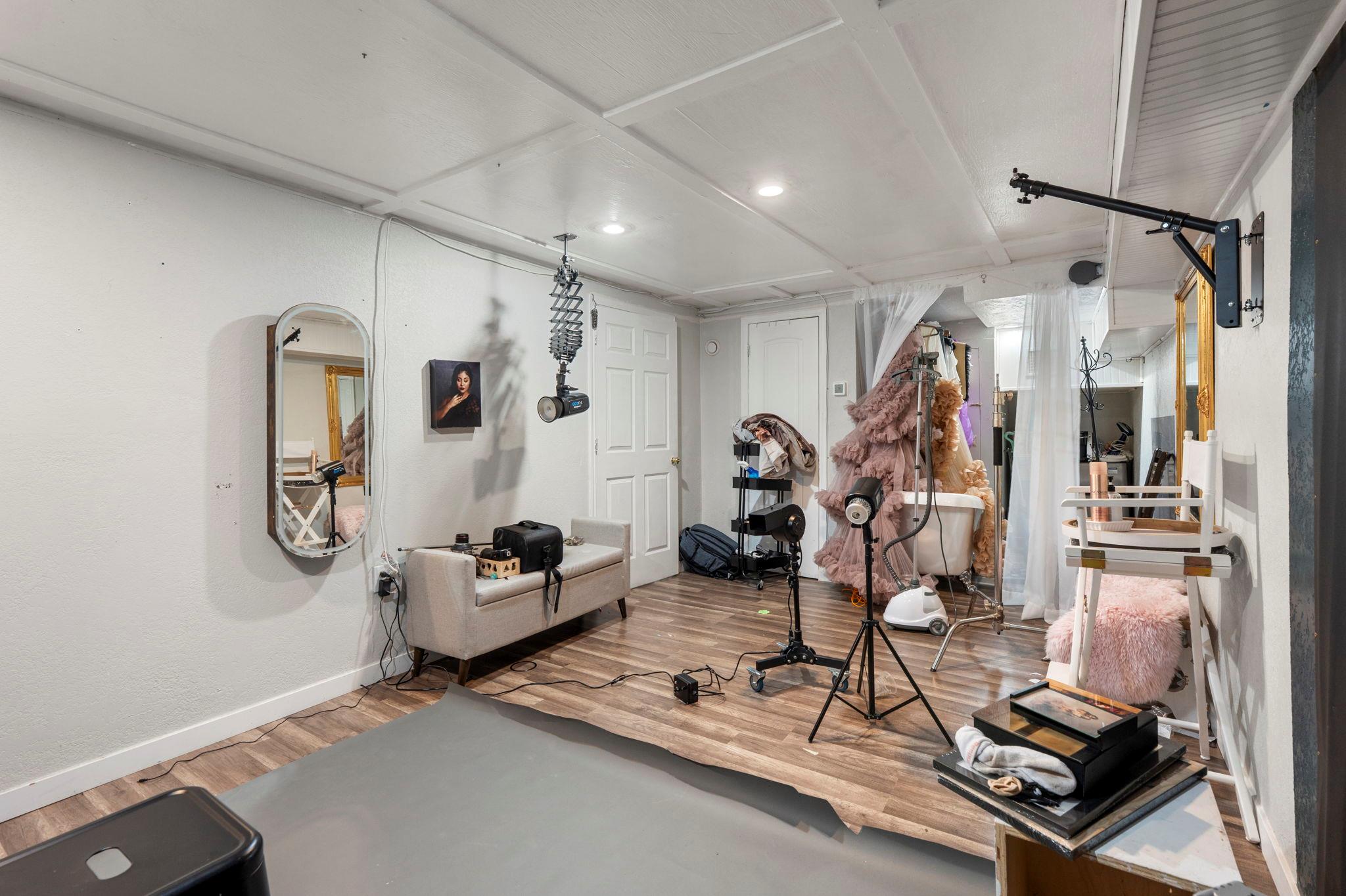 107 W Center St, Kyle, TX 78640