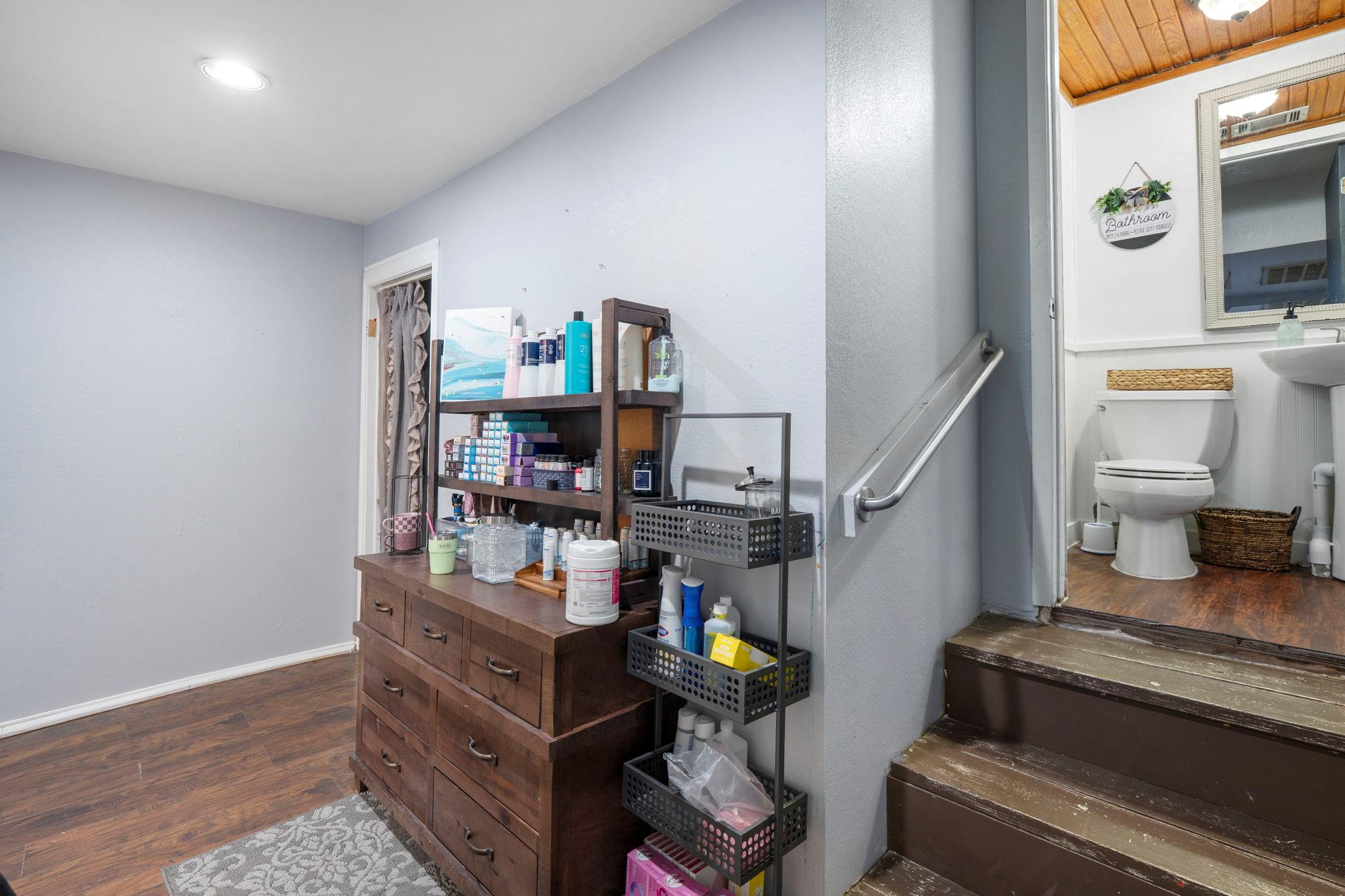 107 W Center St, Kyle, TX 78640