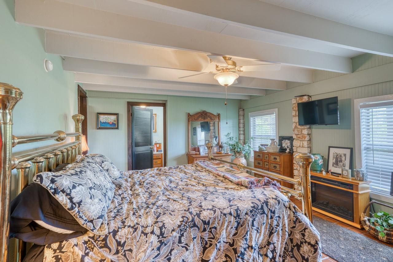 104 Derringer, Horseshoe Bay, TX 78657