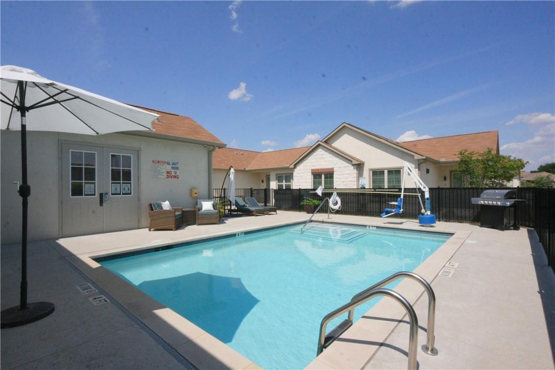 2400 Louis Henna Blvd # 103, Round Rock, TX 78664