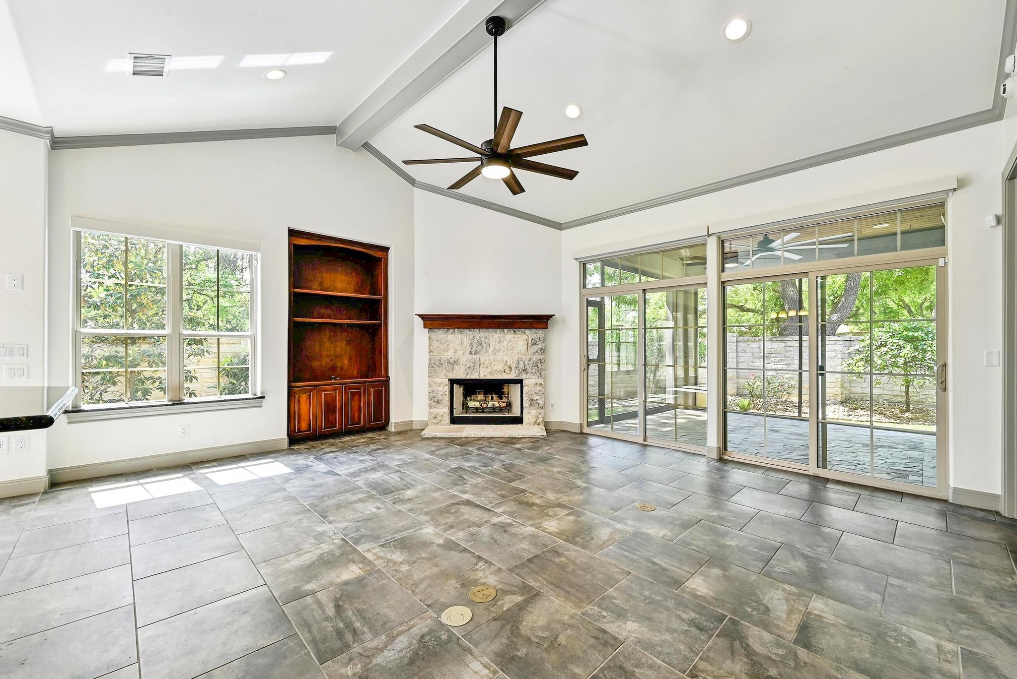 101 Blanco Ct, Horseshoe Bay, TX 78657