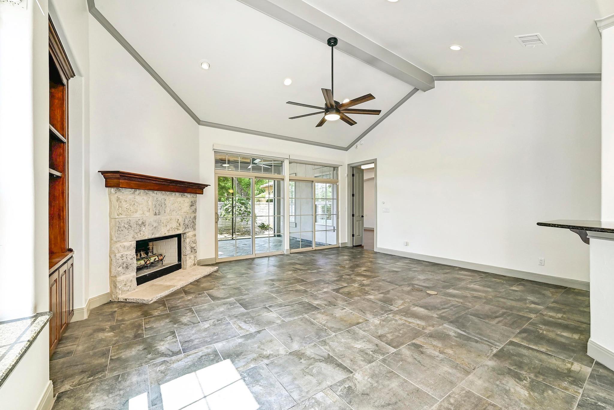 101 Blanco Ct, Horseshoe Bay, TX 78657