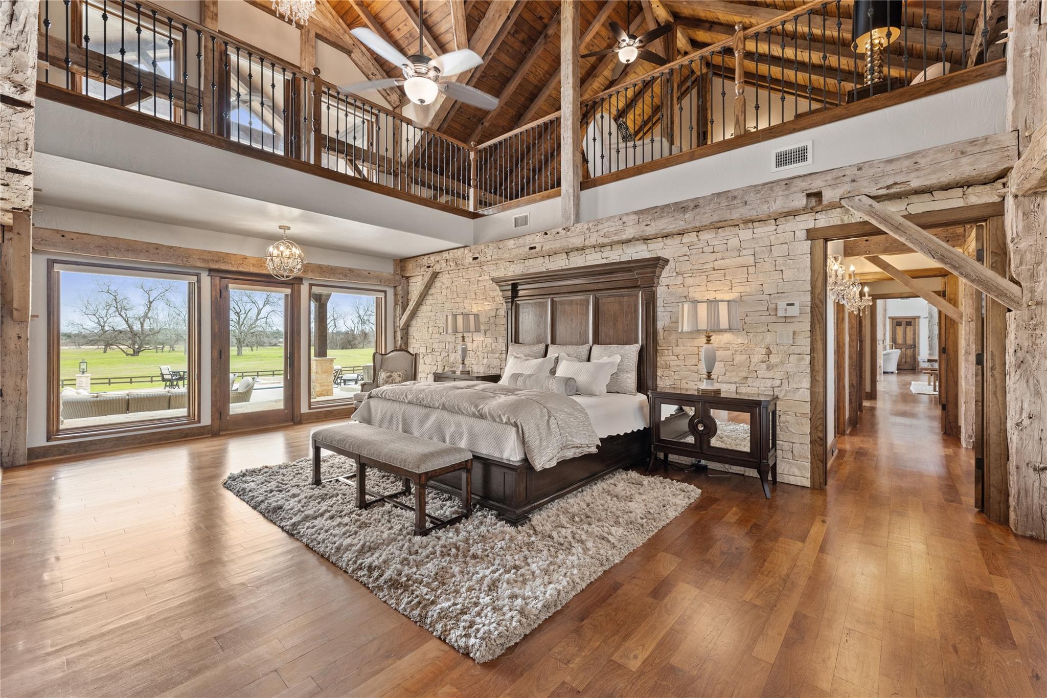 1000 River Trace Dr, Columbus, TX 78934