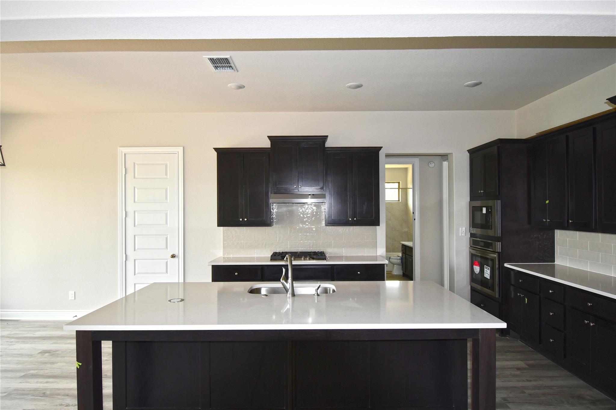 25012 Montana Creek Xing, Marble Falls, TX 78654