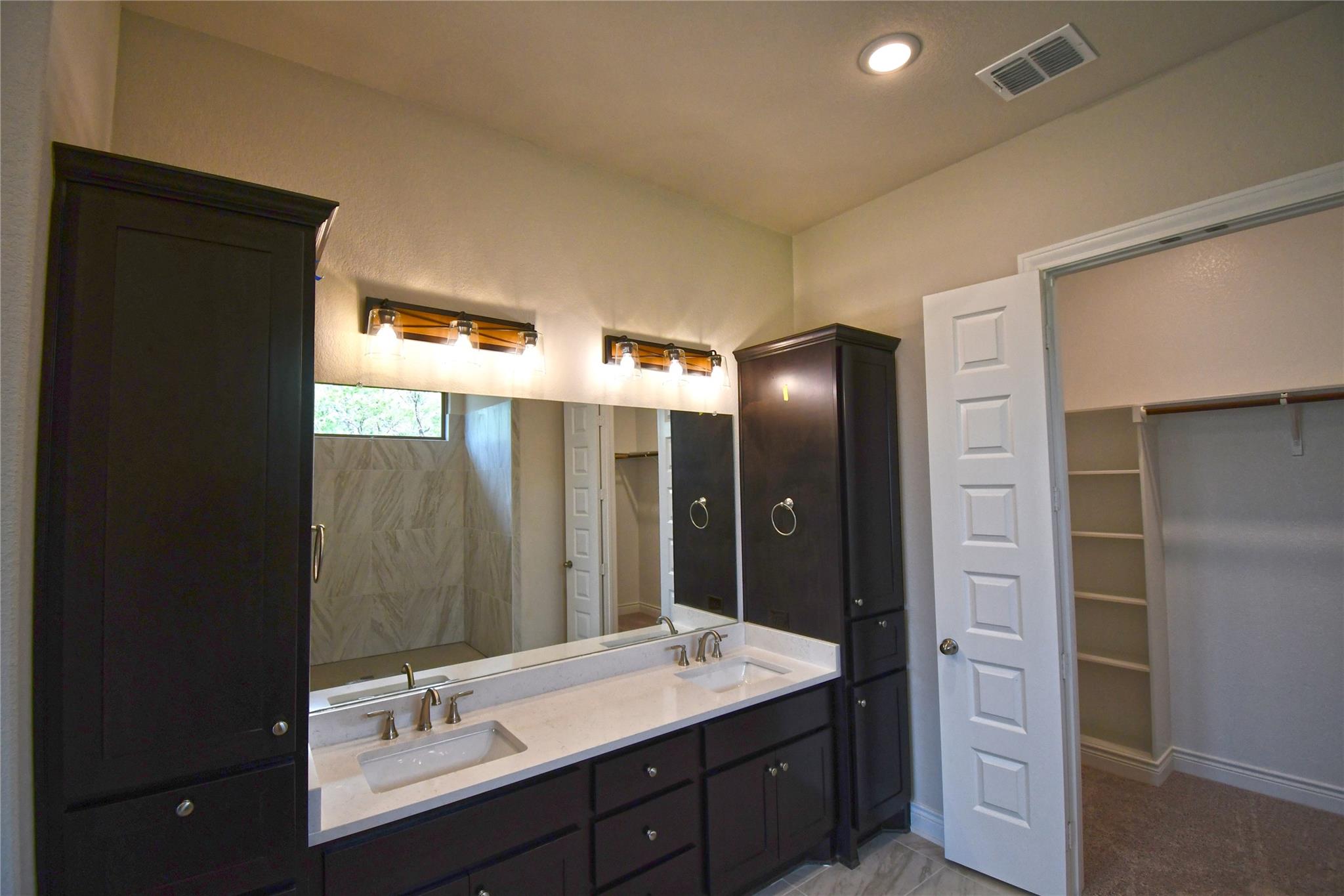 25012 Montana Creek Xing, Marble Falls, TX 78654