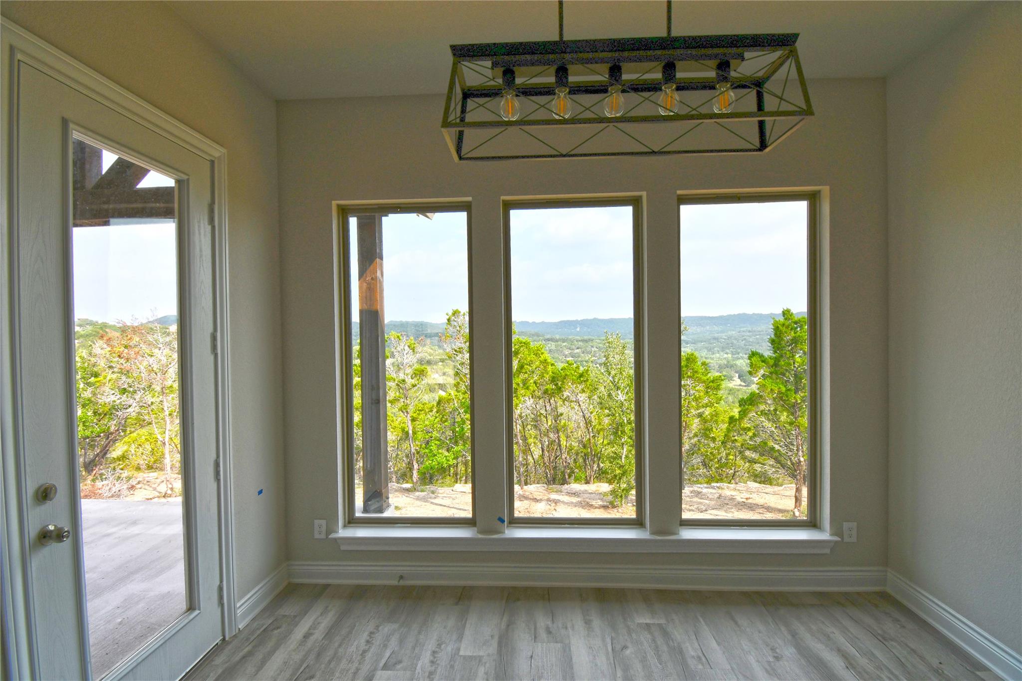 25012 Montana Creek Xing, Marble Falls, TX 78654