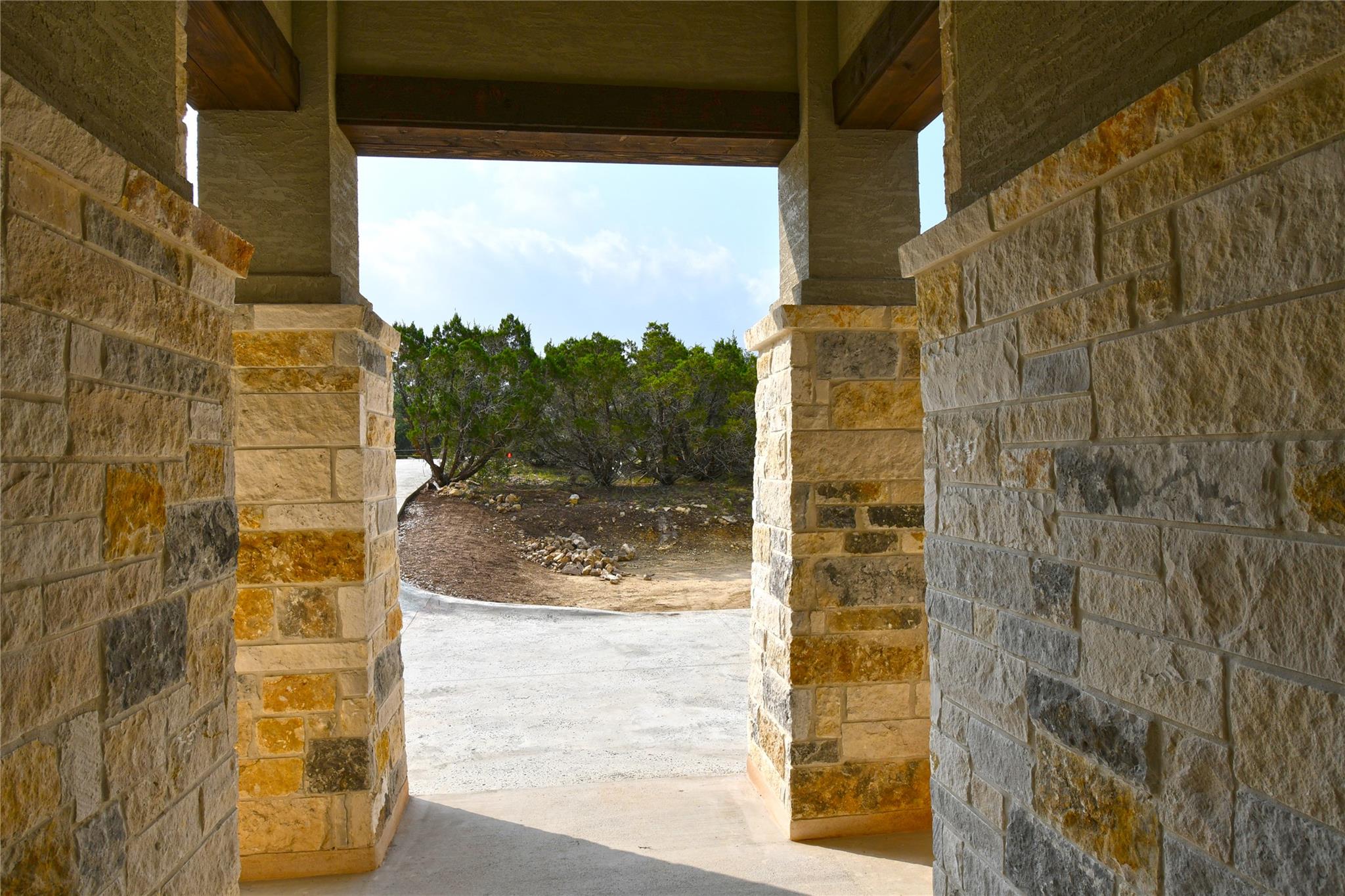 25012 Montana Creek Xing, Marble Falls, TX 78654