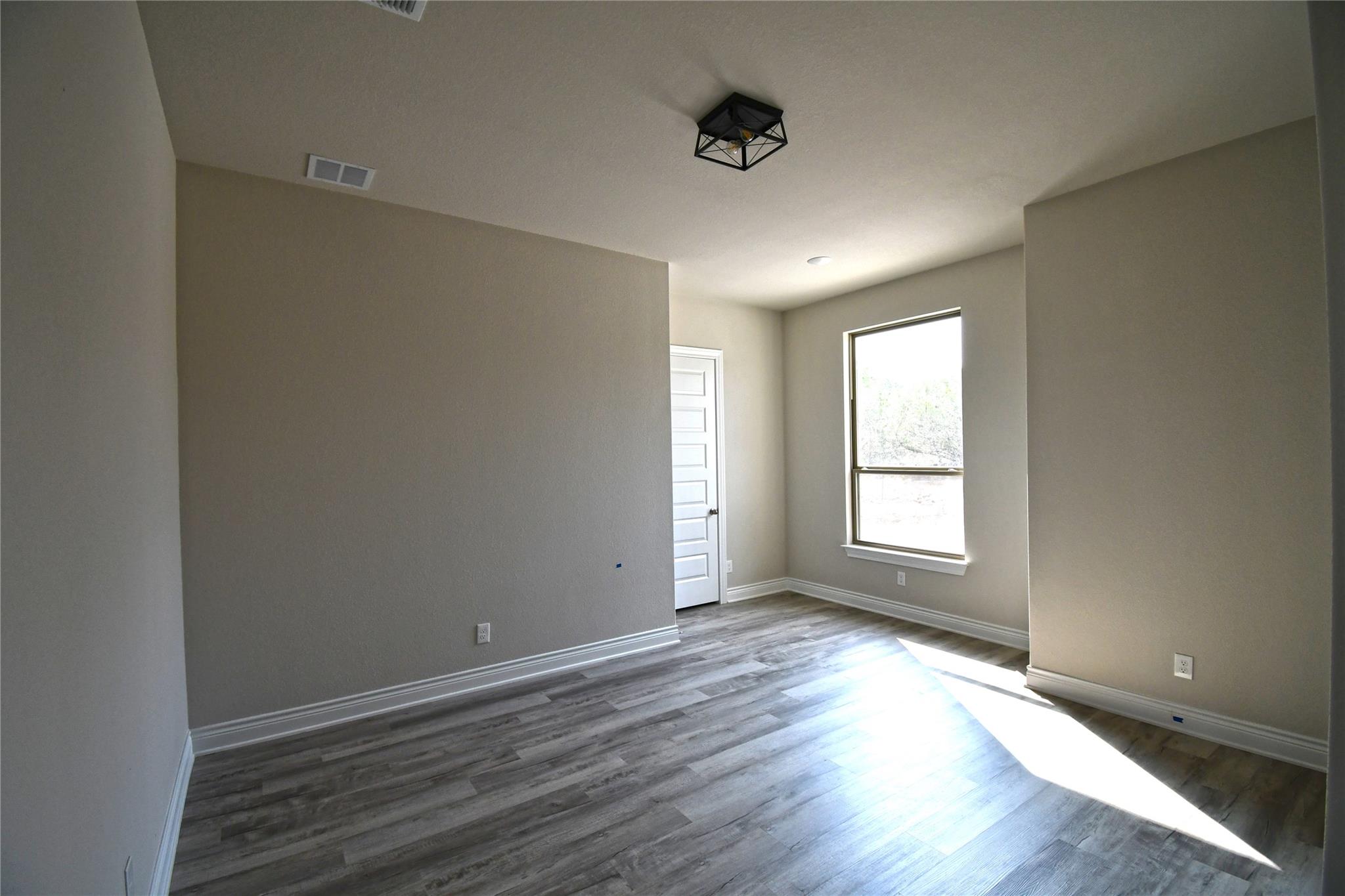 25012 Montana Creek Xing, Marble Falls, TX 78654