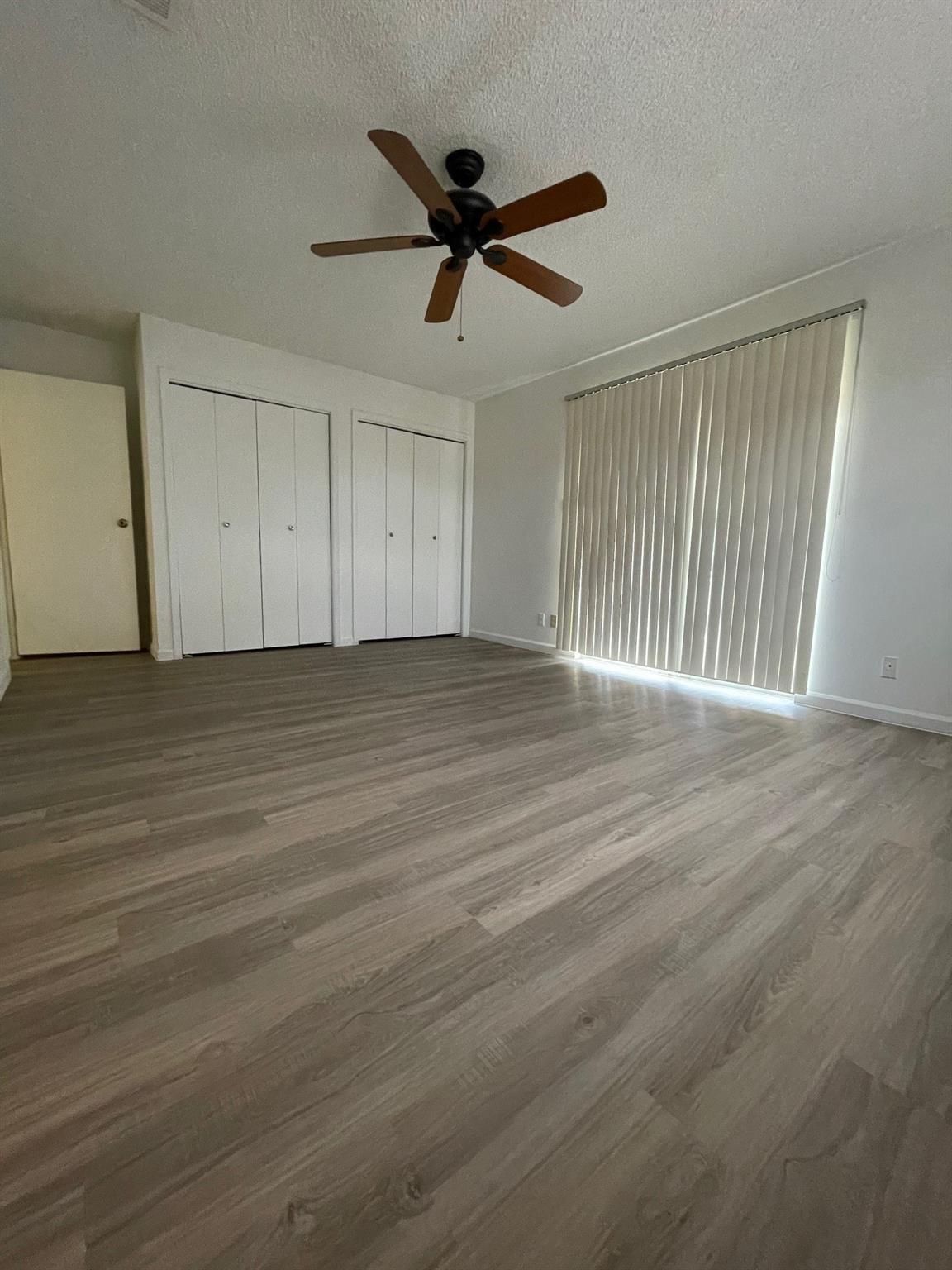10 Oaks Pl, Lago Vista, TX 78645
