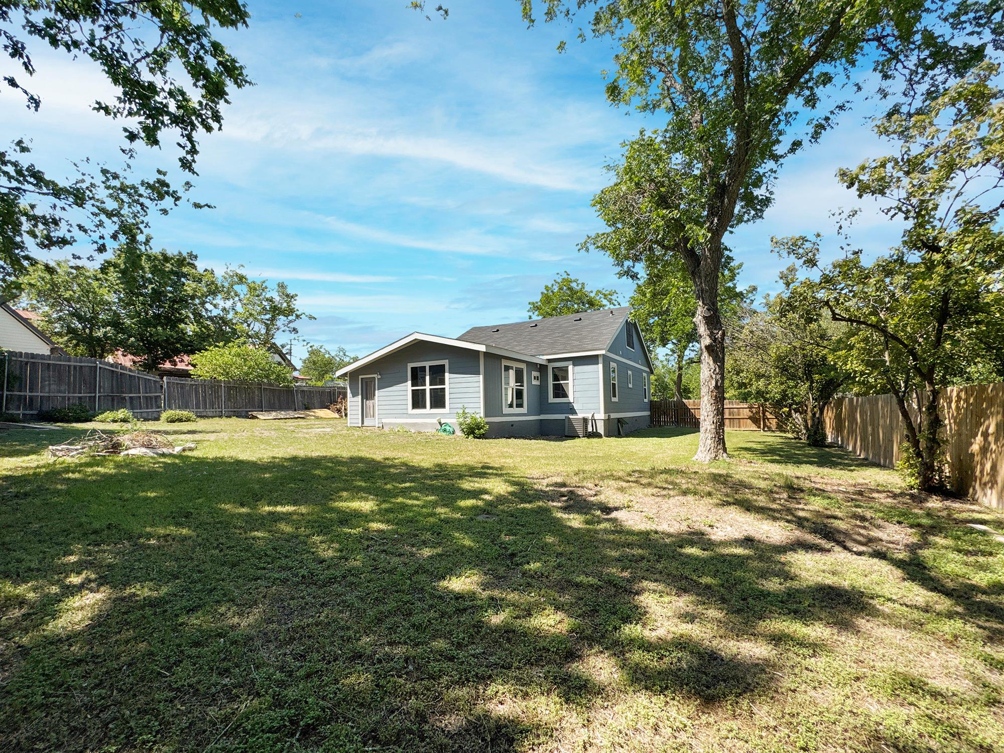 103 E Hoopes Ave, Pflugerville, TX 78660