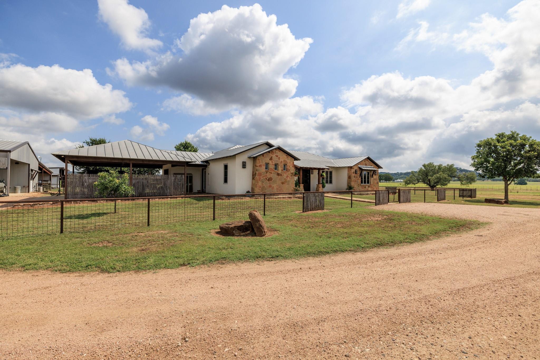 5686 Ranch Road 1631 Rd, Fredericksburg, TX 78624