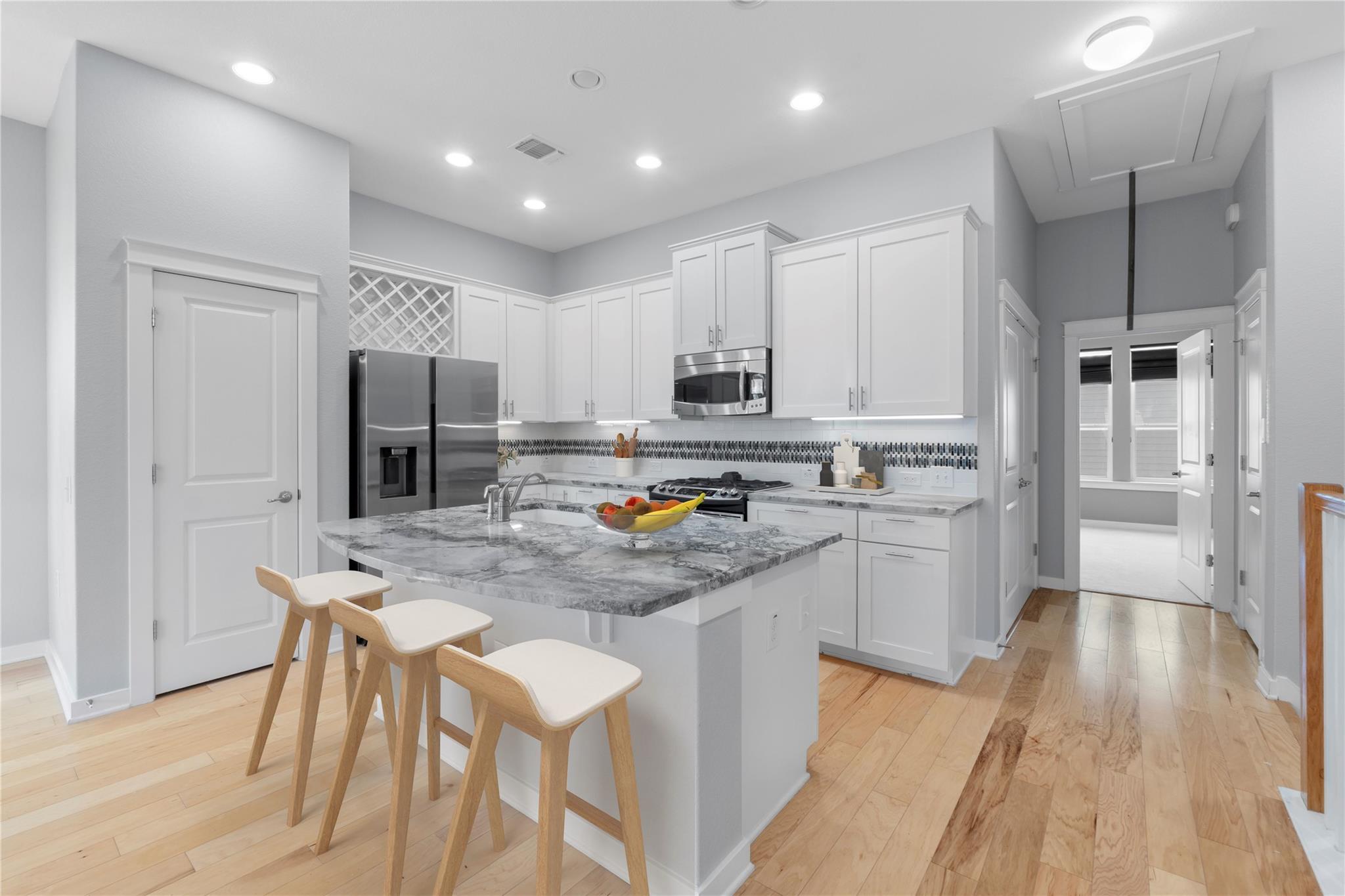 3900 Threadgill St # 16, Austin, TX 78723