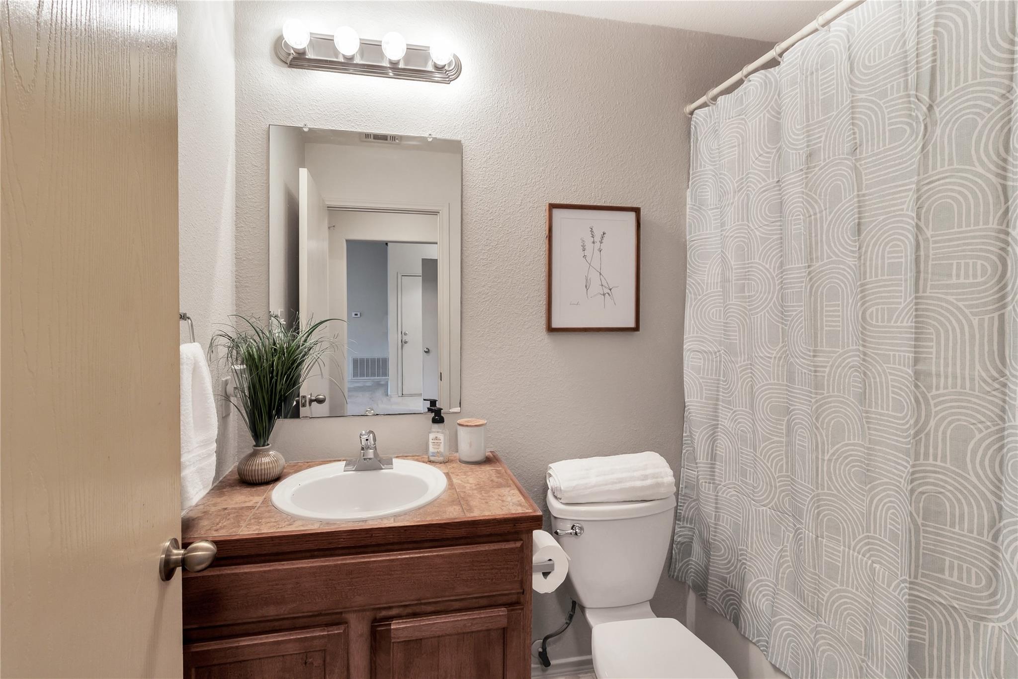 325 Moonstone Dr, Jarrell, TX 76537