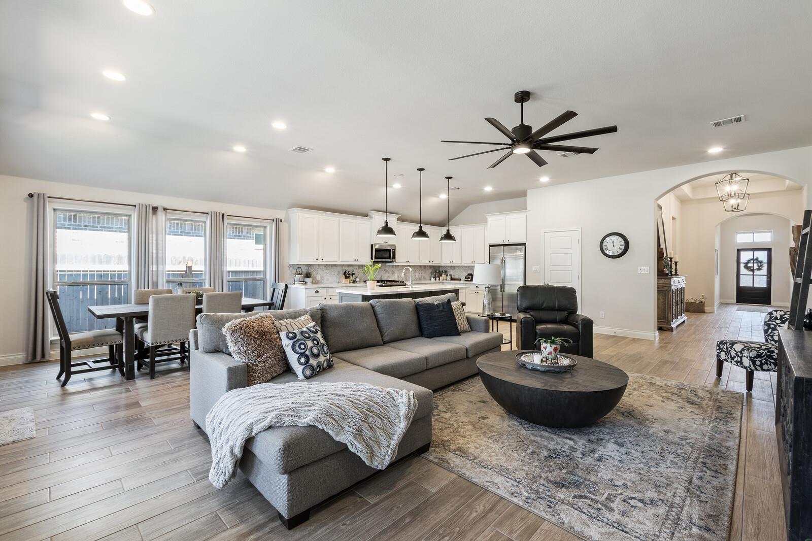 217 Glen Arbor Dr, Liberty Hill, TX 78642