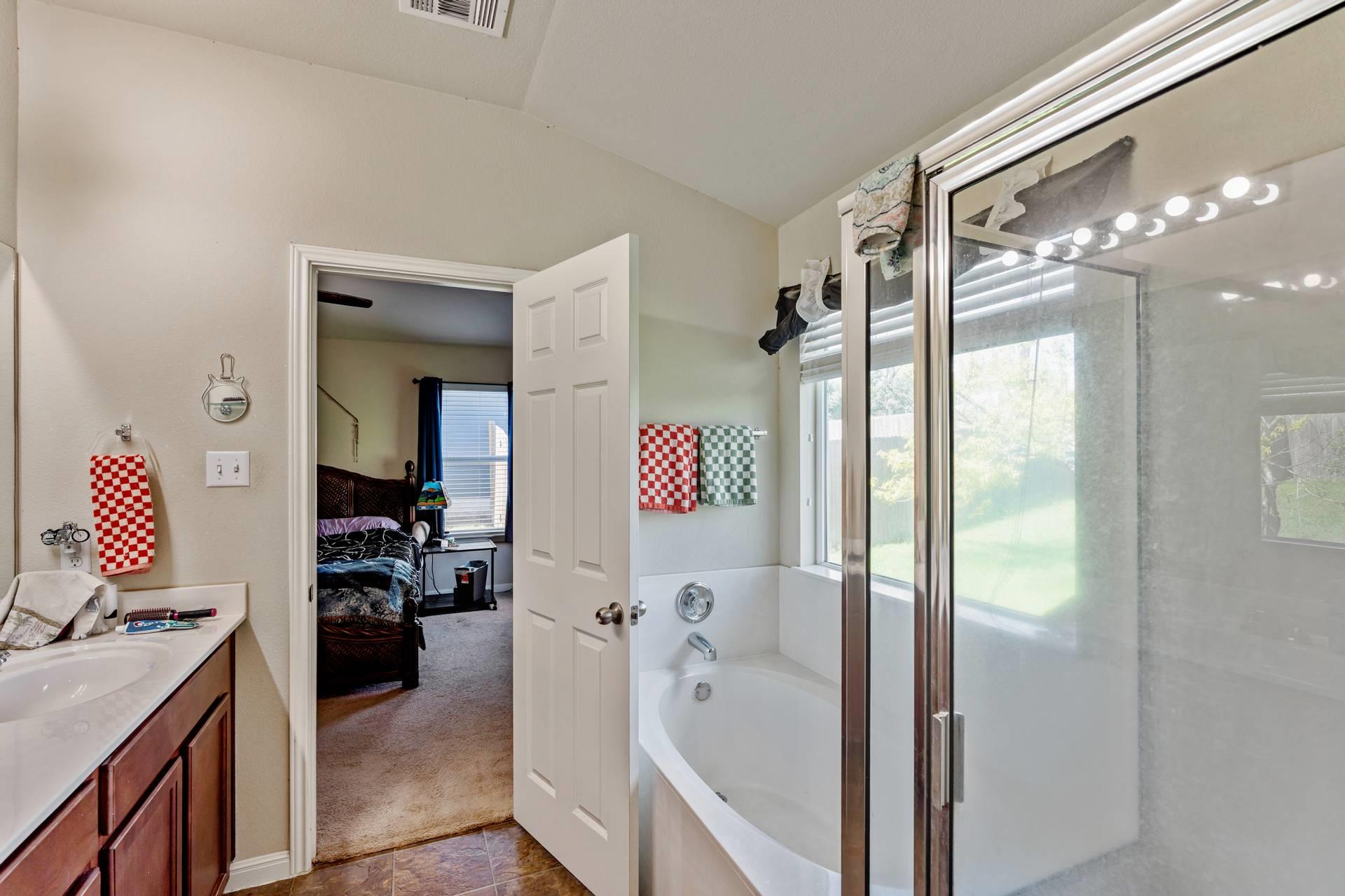 604 Comal Run, Hutto, TX 78634