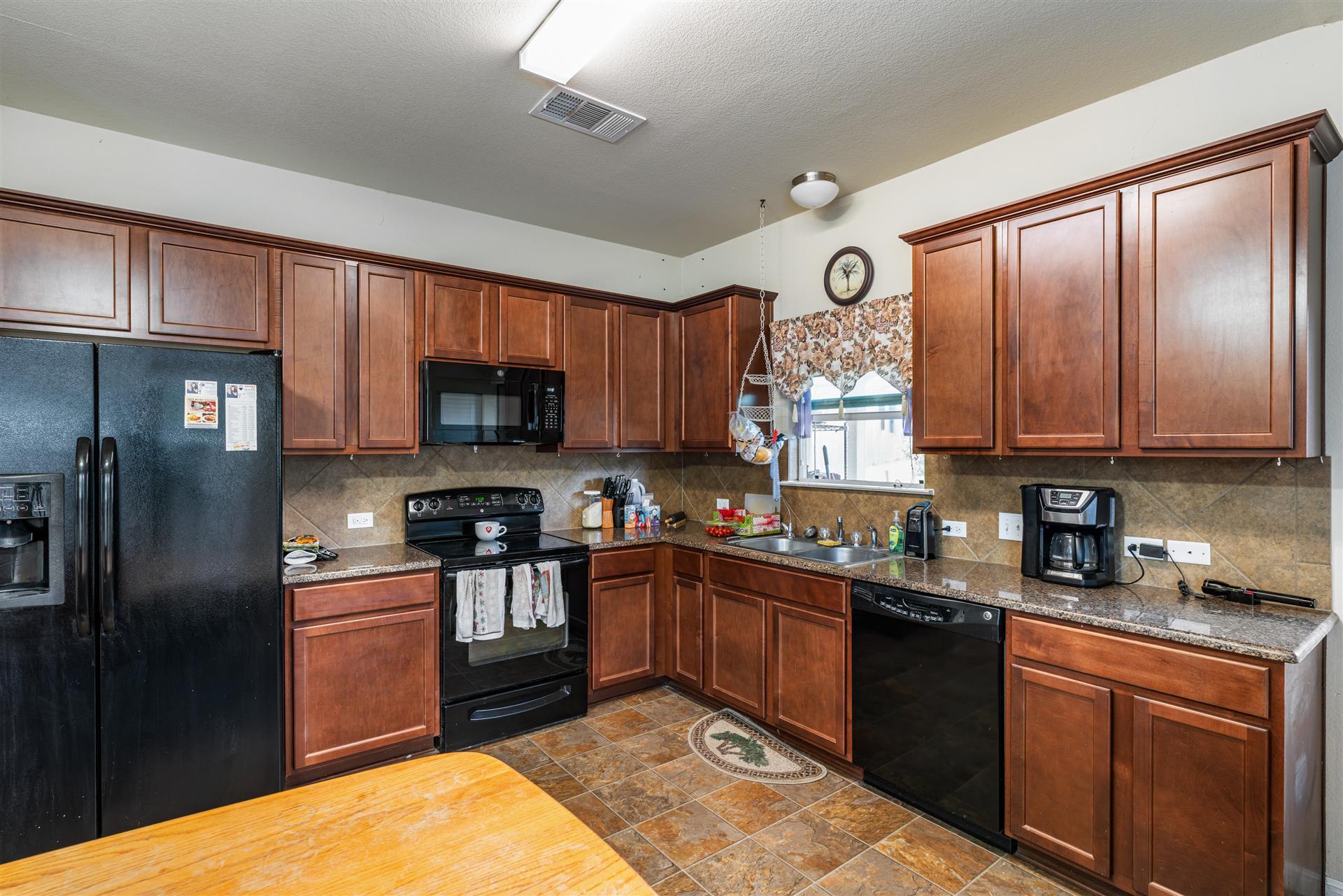 604 Comal Run, Hutto, TX 78634