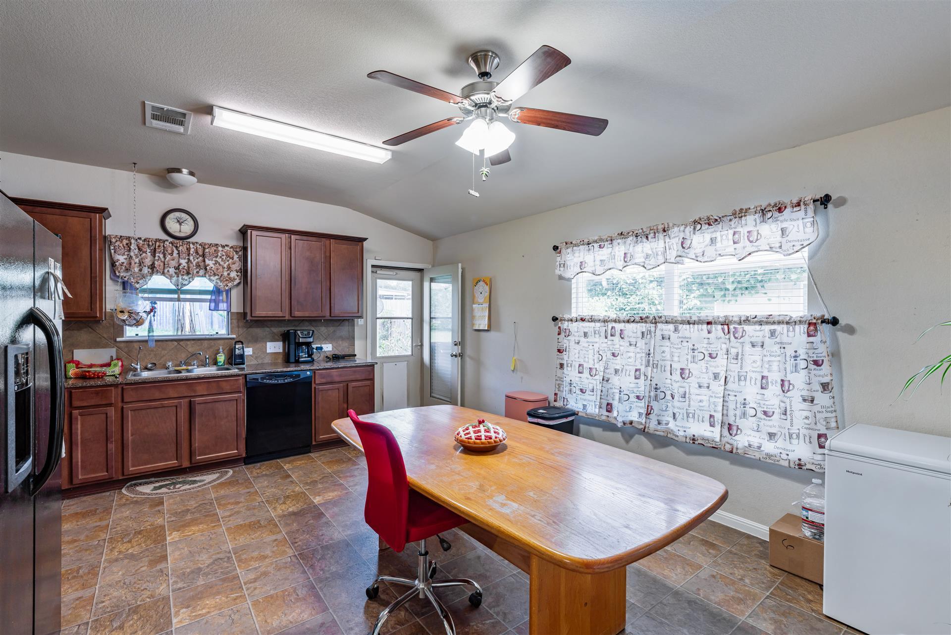 604 Comal Run, Hutto, TX 78634