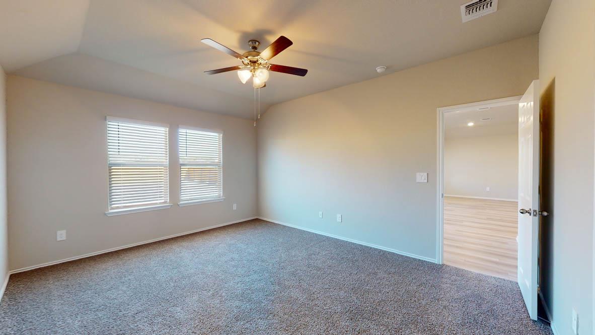 132 Little Green Trl, Jarrell, TX 76537