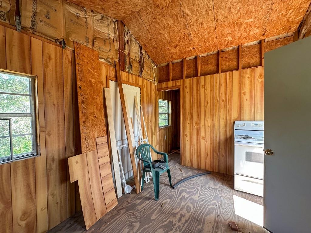 502 Robertson Rd, Smiley, TX 78159