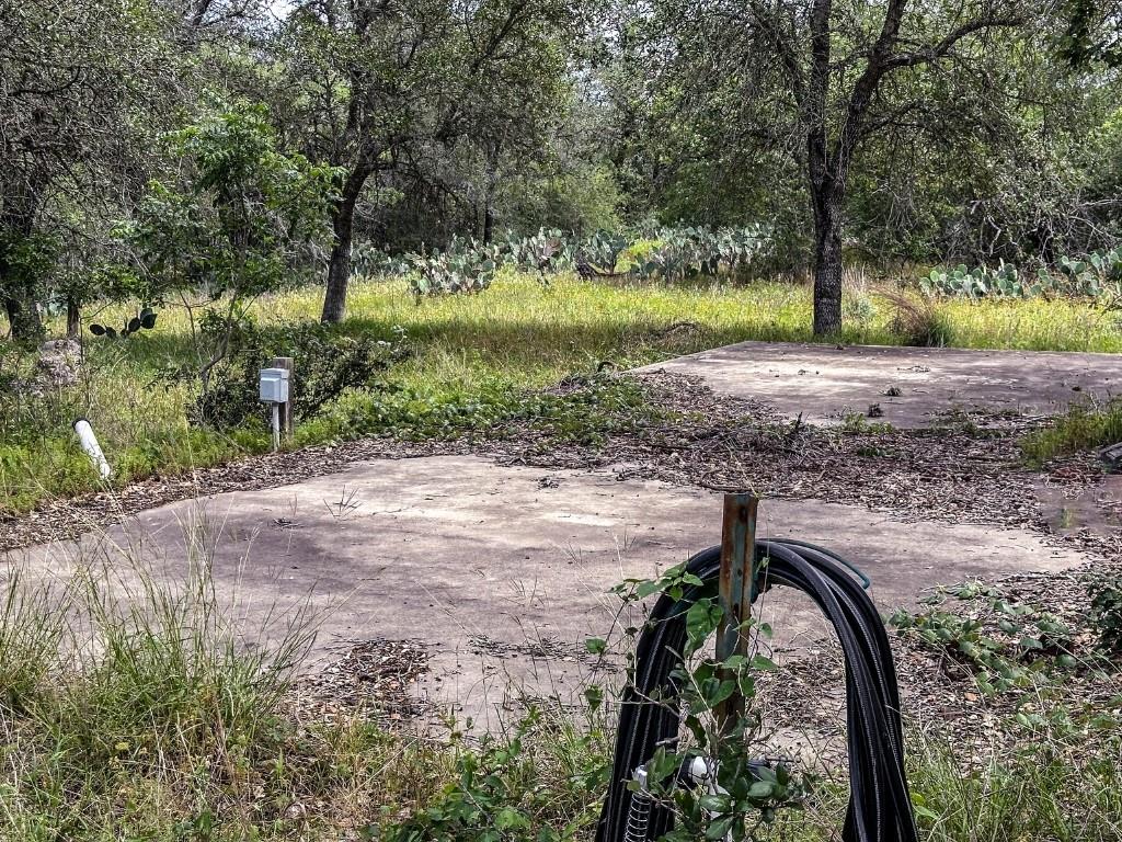 502 Robertson Rd, Smiley, TX 78159