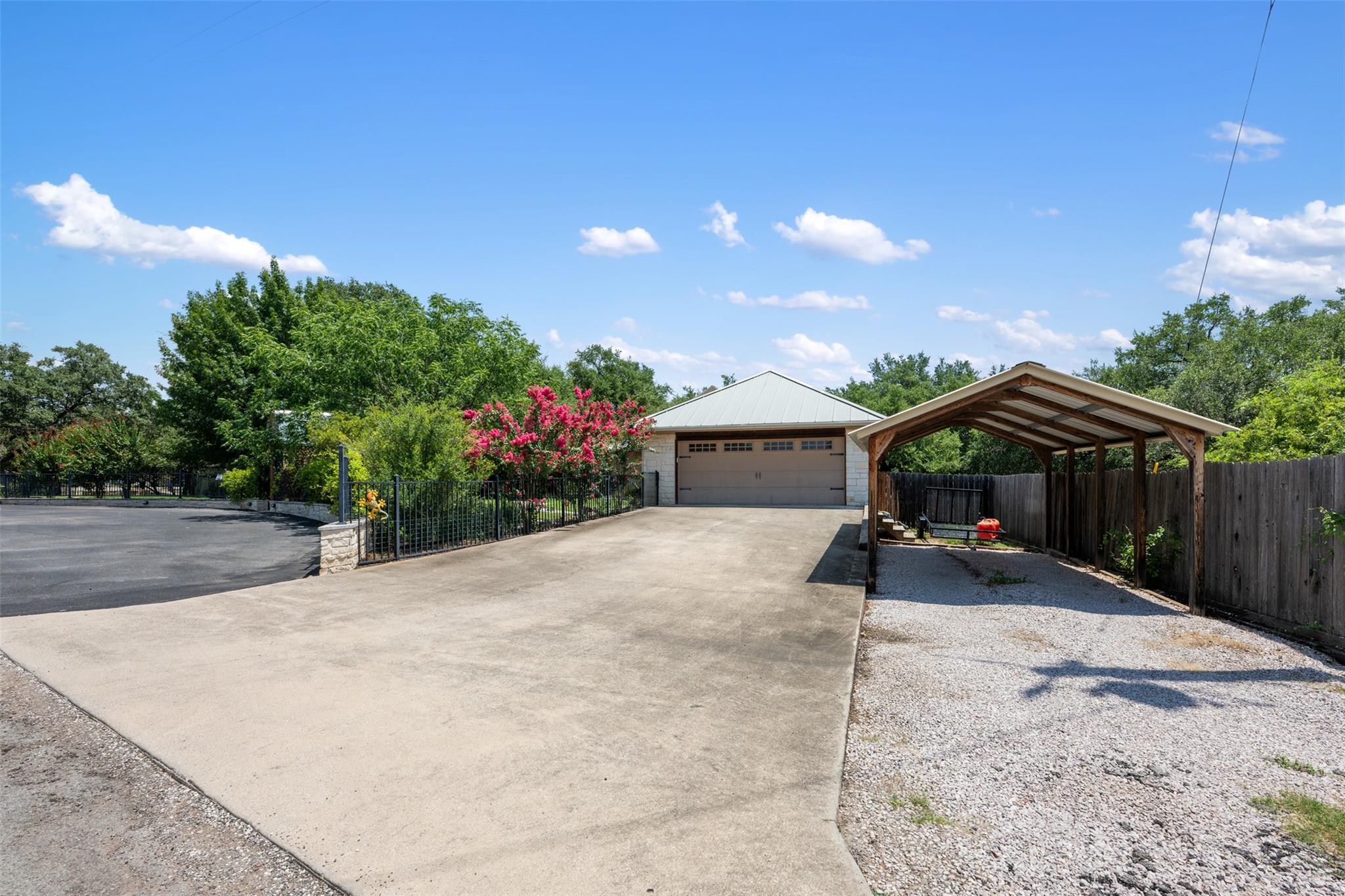 523 County Road 136A, Kingsland, TX 78639