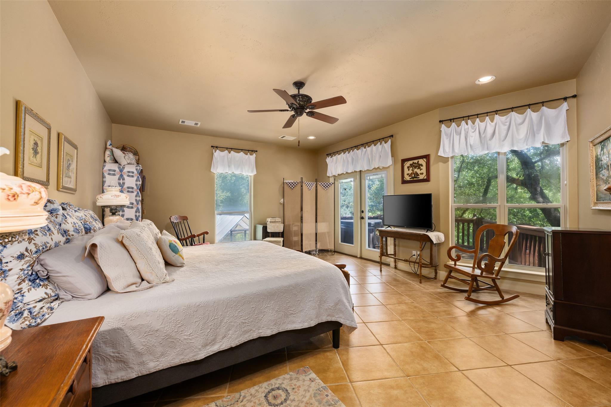 523 County Road 136A, Kingsland, TX 78639