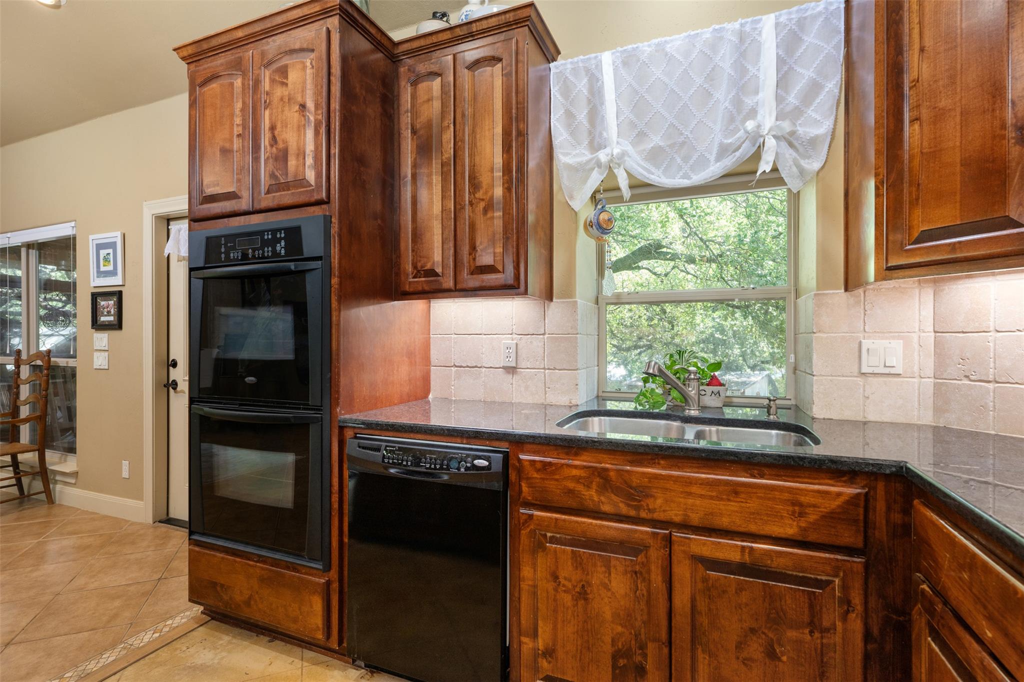 523 County Road 136A, Kingsland, TX 78639