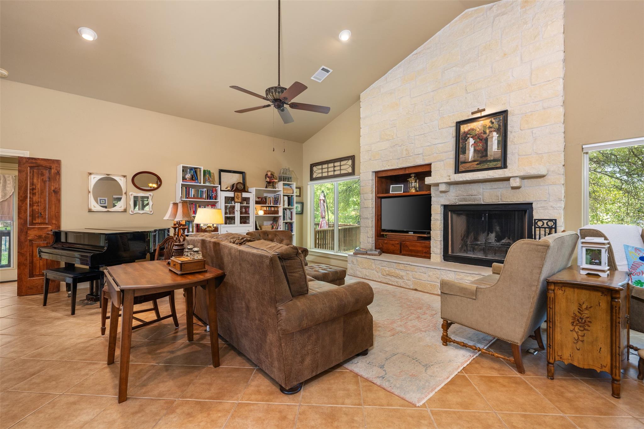 523 County Road 136A, Kingsland, TX 78639