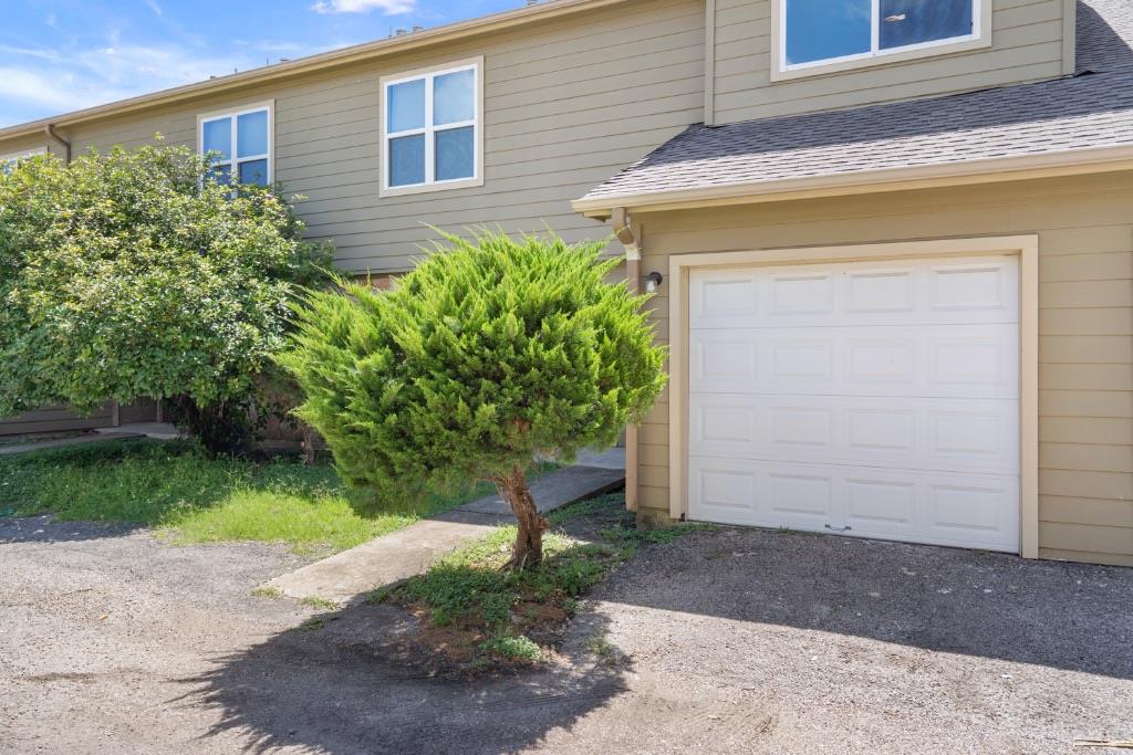 8703 Schick Rd # C, Austin, TX 78729