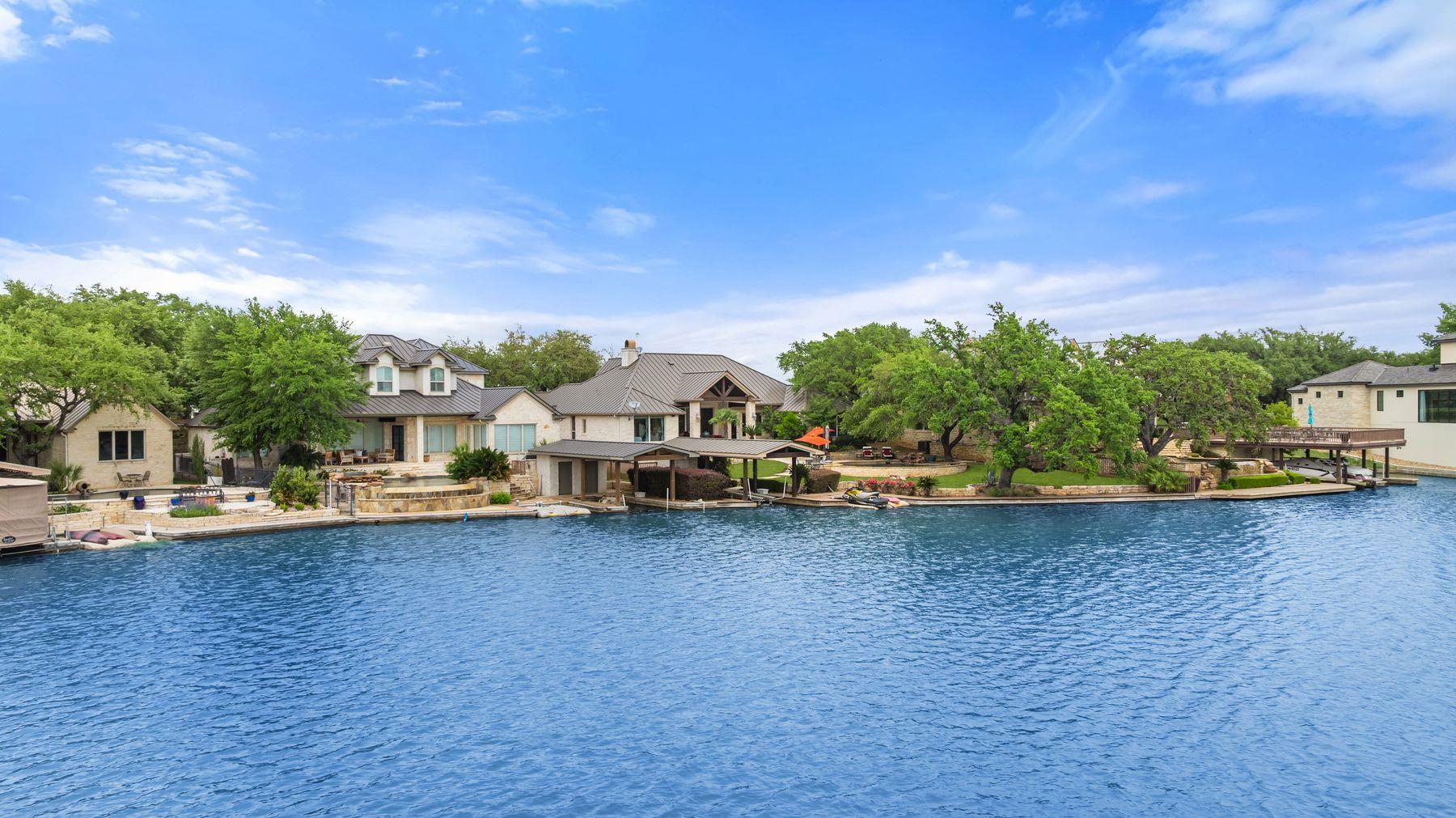 113 Wennmohs Pl, Horseshoe Bay, TX 78657
