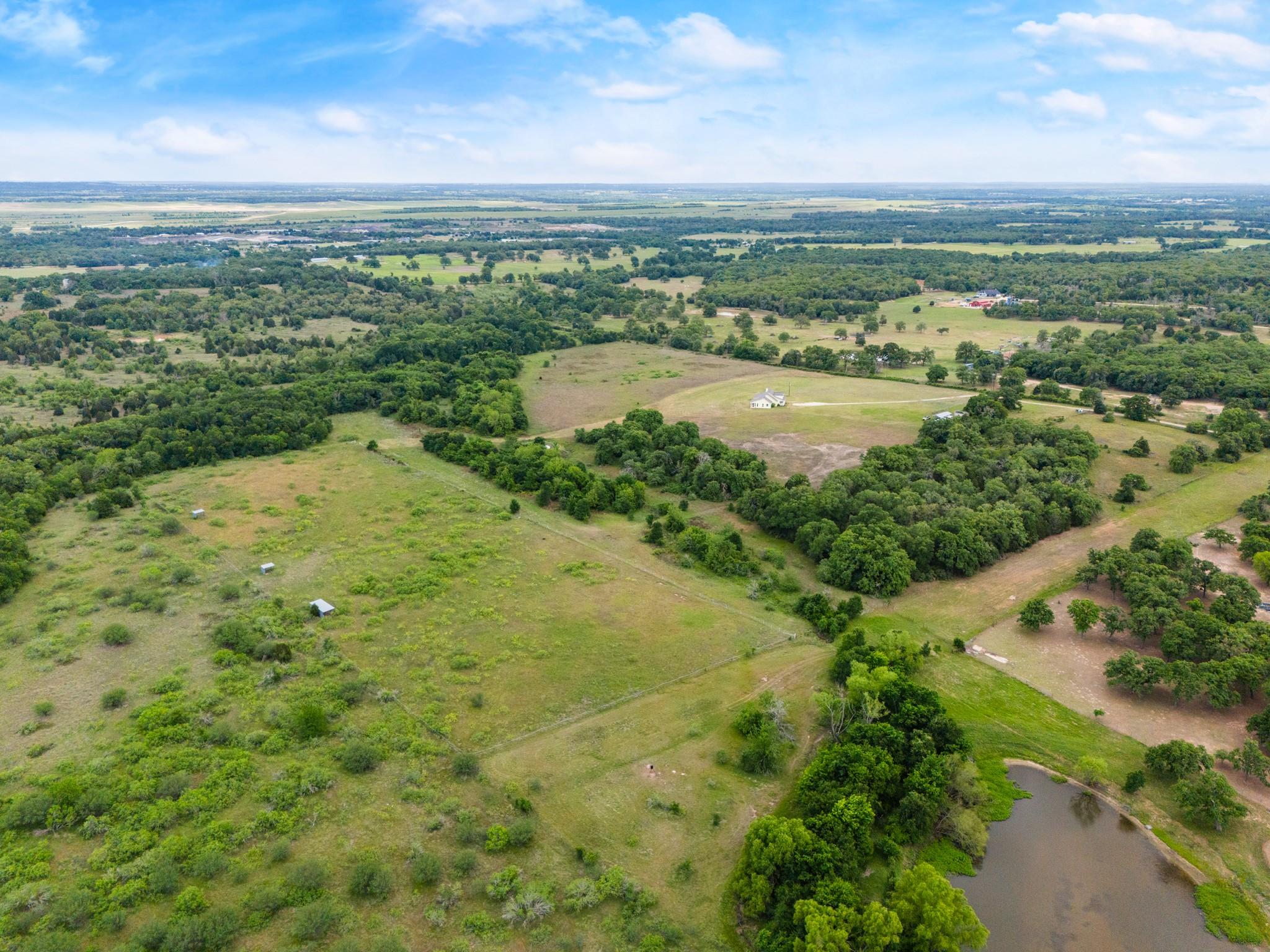 498 N County Line Rd, Elgin, TX 78621