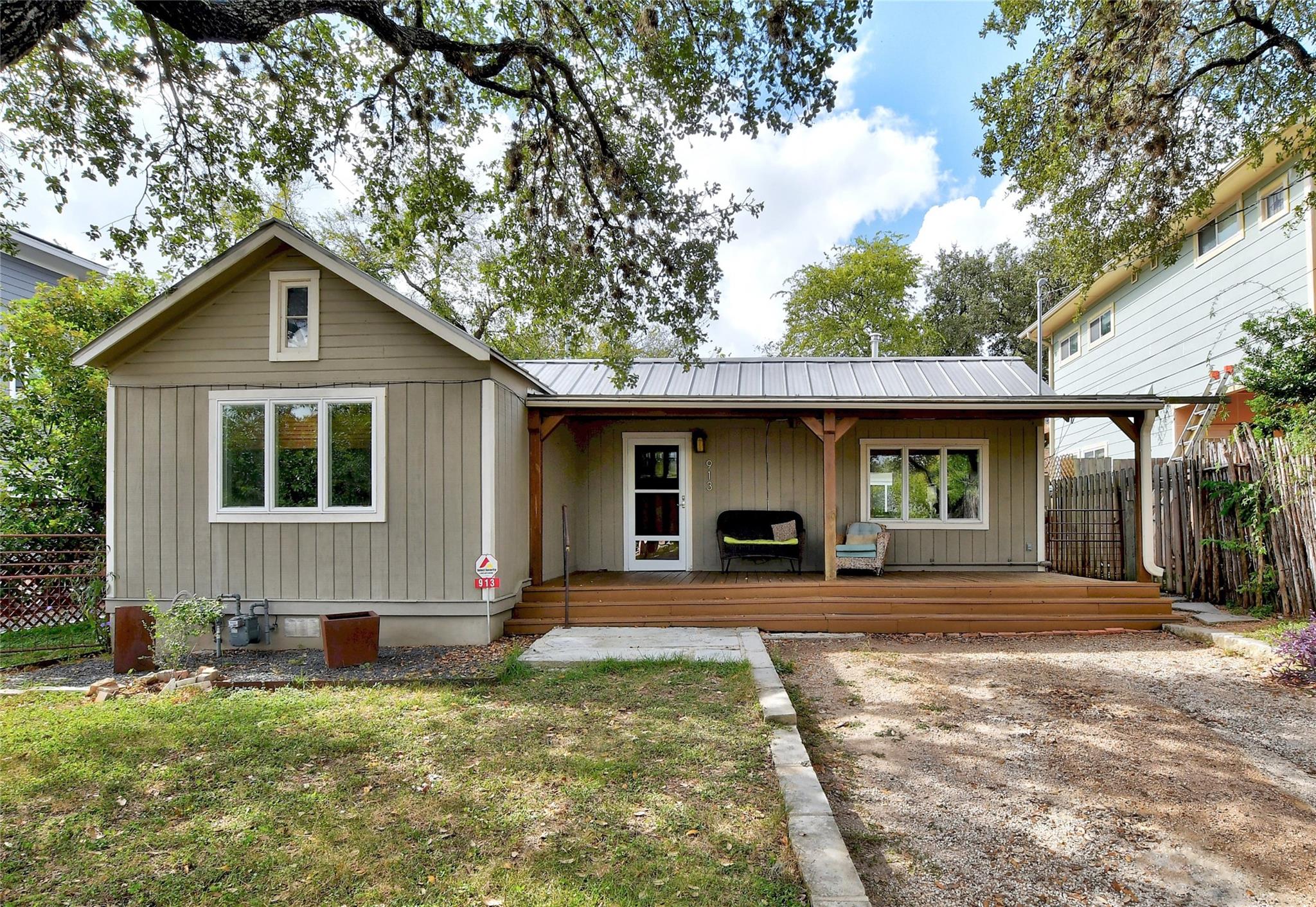 913 W Johanna St, Austin, TX 78704