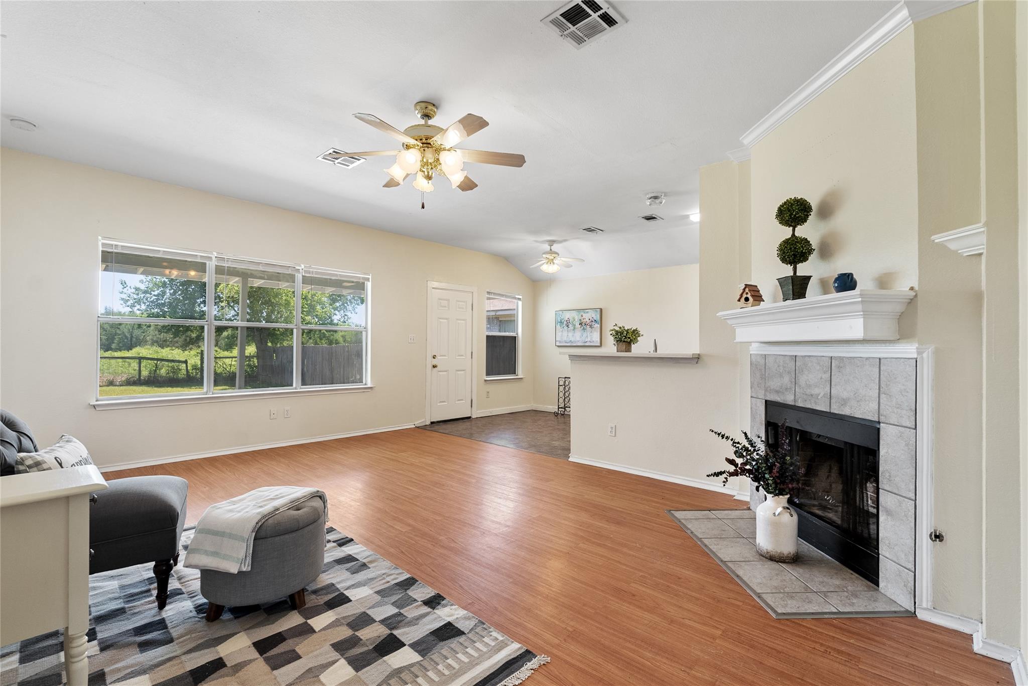 140 Shenandoah Trl, Elgin, TX 78621