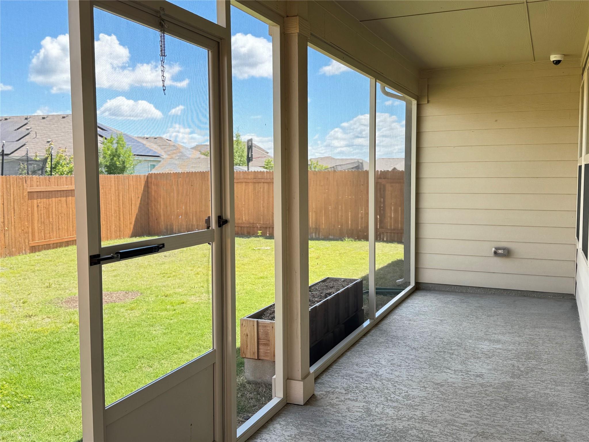 105 Pearland St, Hutto, TX 78634