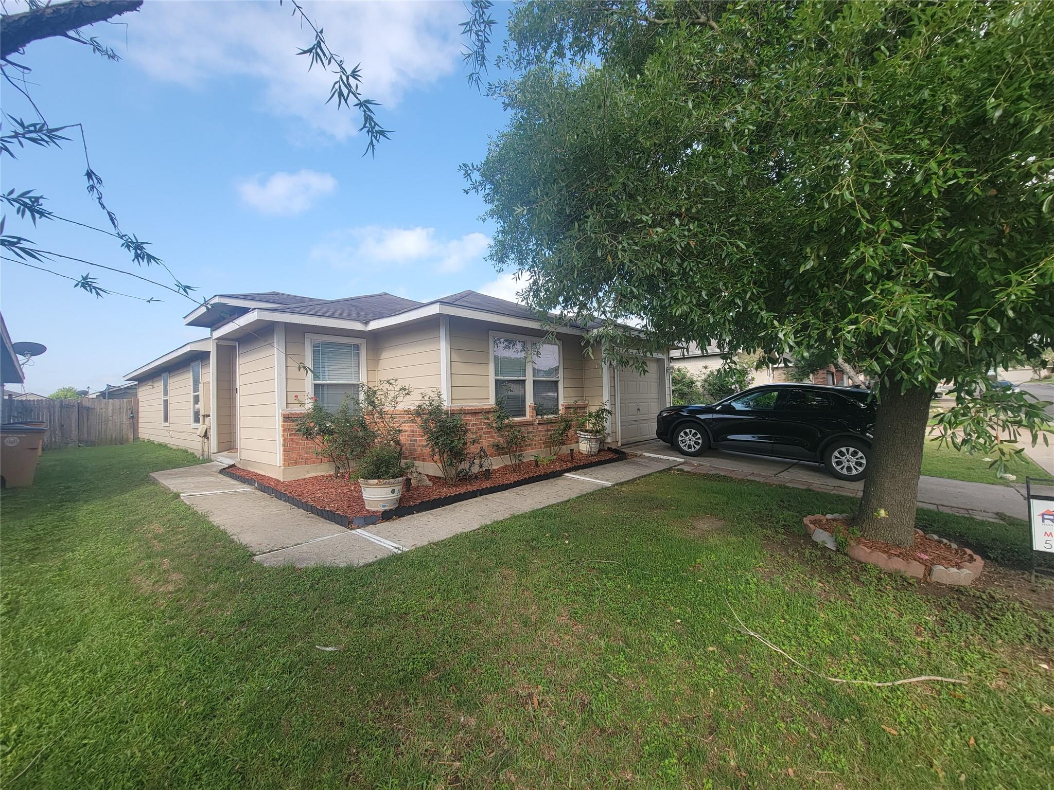 12405 Laguardia Ln, Del Valle, TX 78617