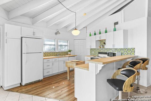 1433 Riviera Dr, Canyon Lake, TX 78133