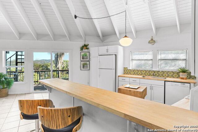 1433 Riviera Dr, Canyon Lake, TX 78133