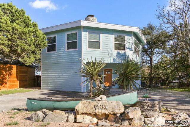 1433 Riviera Dr, Canyon Lake, TX 78133